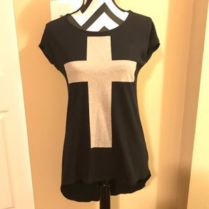 Forever 21 cross tunic. $8 🌟🌟🌟4 for $20🌟🌟🌟